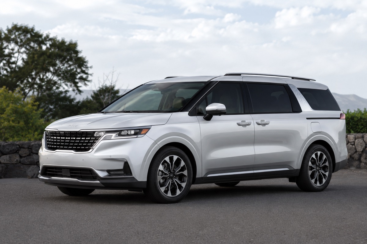 Kia Carnival из Кореи 2026: обзор, комплектации и цена под ключ